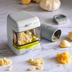 New Pampered Chef Garlic Prep Tool
